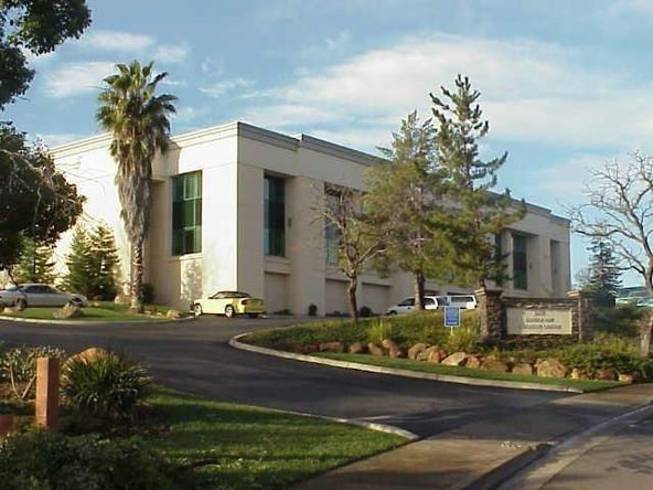 OLD EUREKA EXECUTIVE CENTER: 2701 Old Eureka Way, Redding, CA 96001